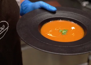 Découvrez Illico se transformant en restaurant à la tombée de la nuit-featured image
